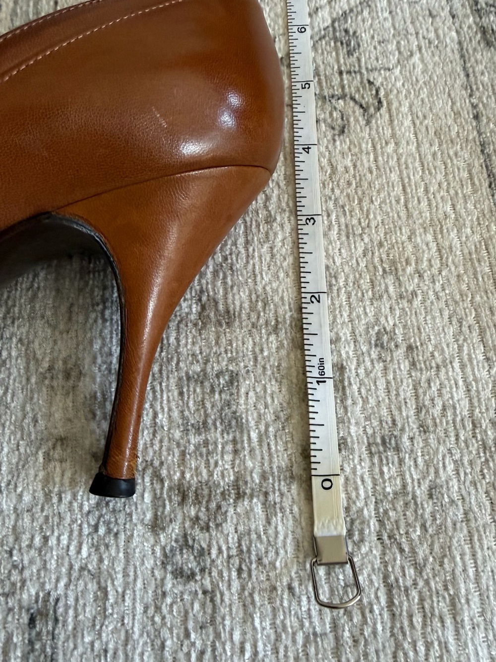 Sergio Rossi Tan Leather Pointed-Toe Pumps with Knot Detail - Picture 4 of 5